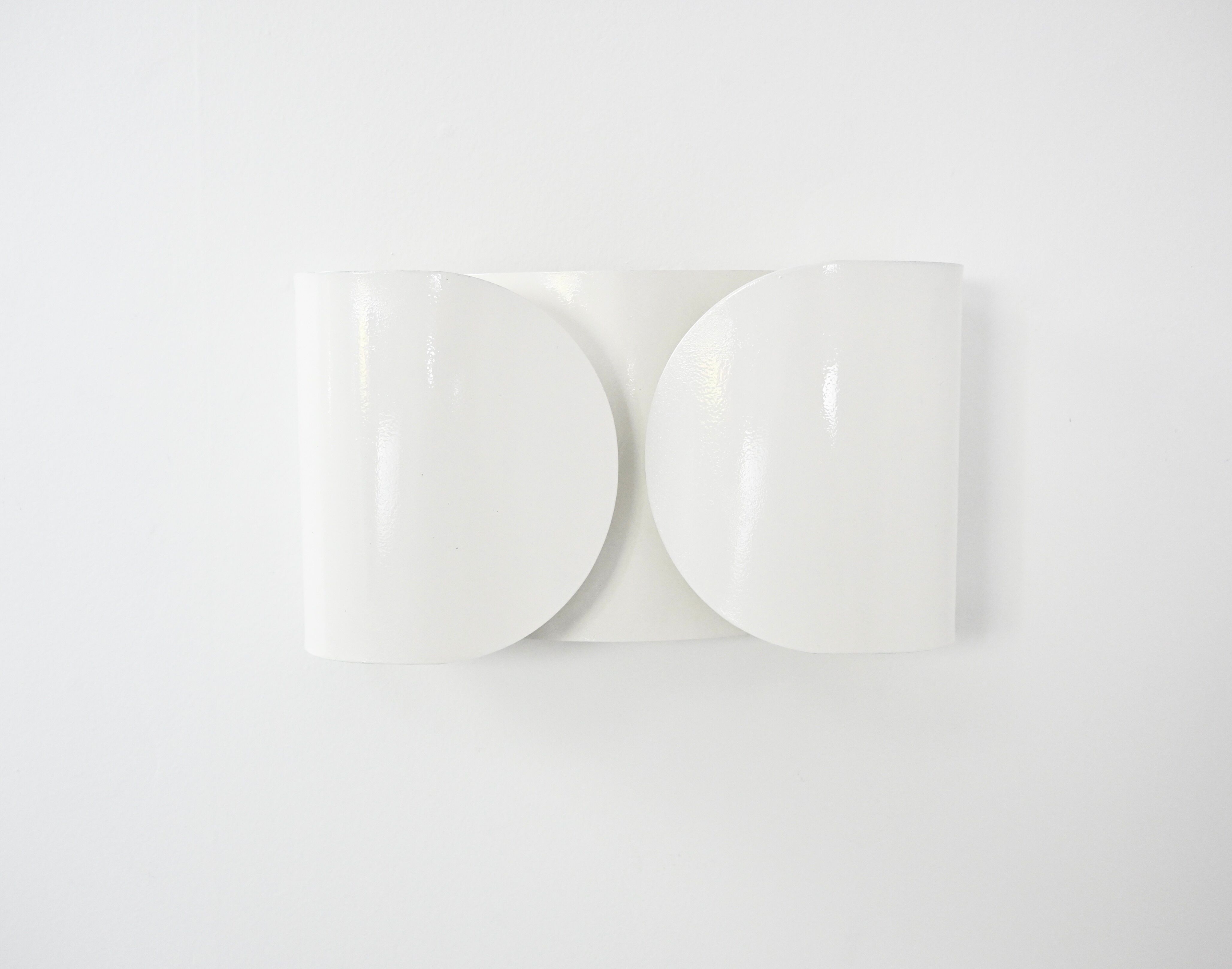 White "Foglio" wall light, by Tobia & Afra Scarpa for Flos, 1960s.