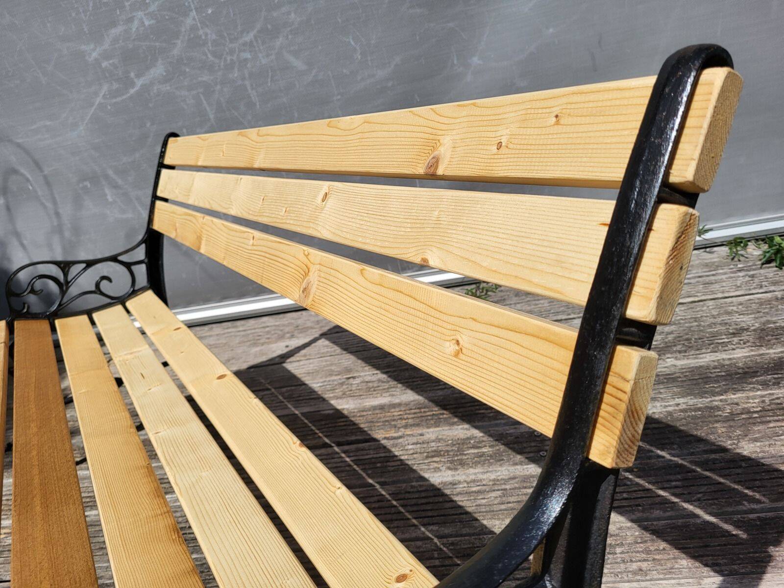 Old "Jardins de Paris" bench in Art Nouveau style (restored)
