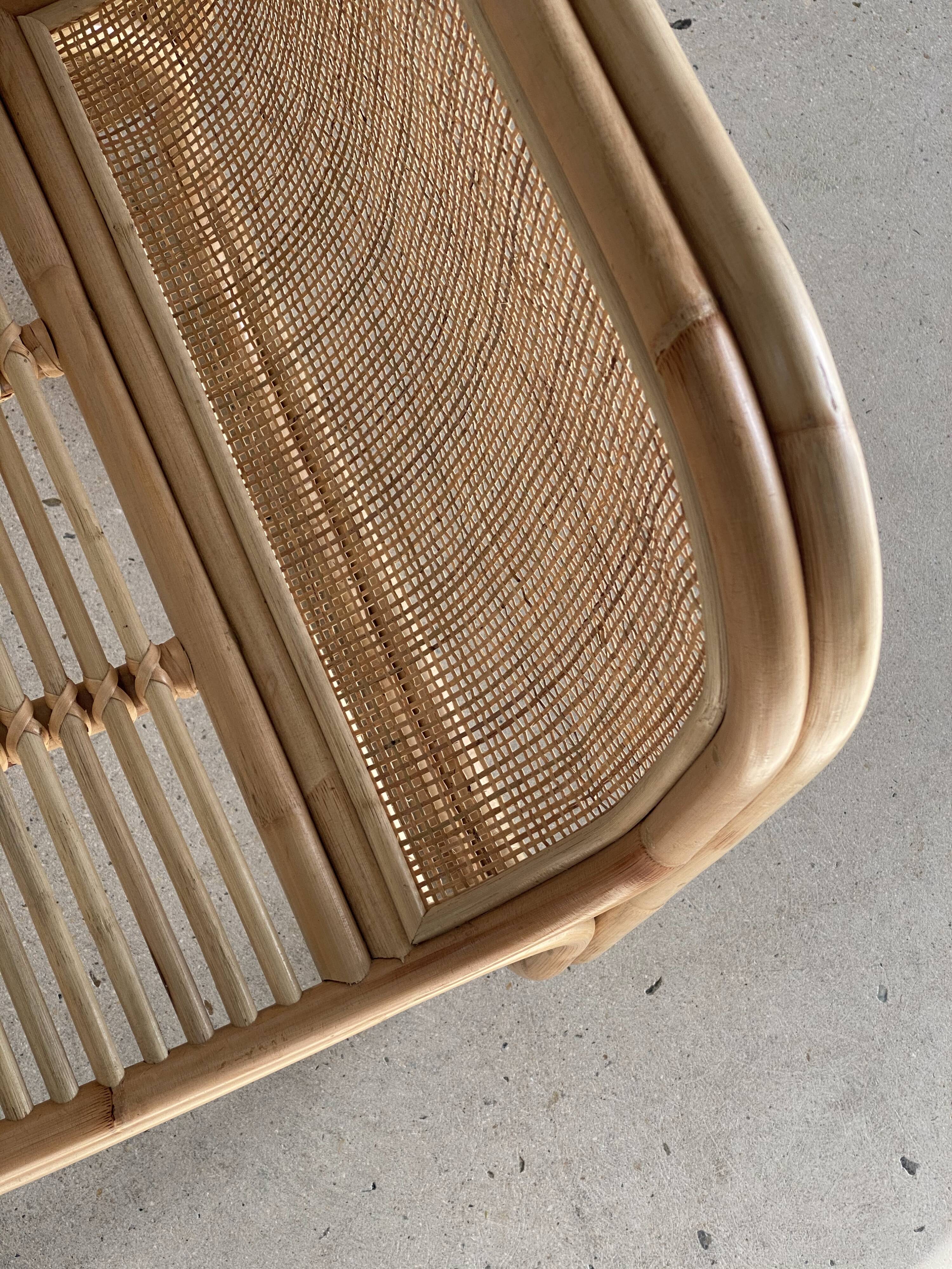 Amsterdam rattan armchair with U-shaped armrest, squared canework