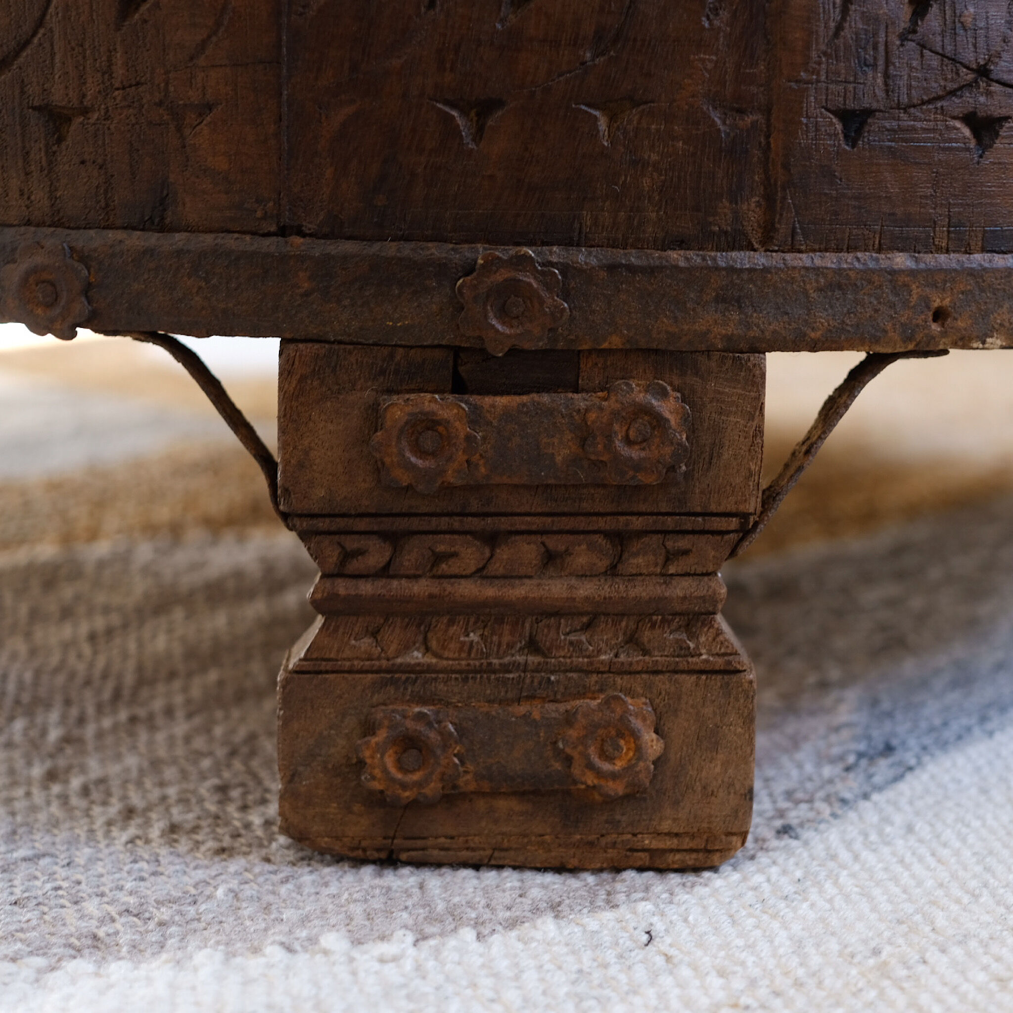 Chakki old coffee table