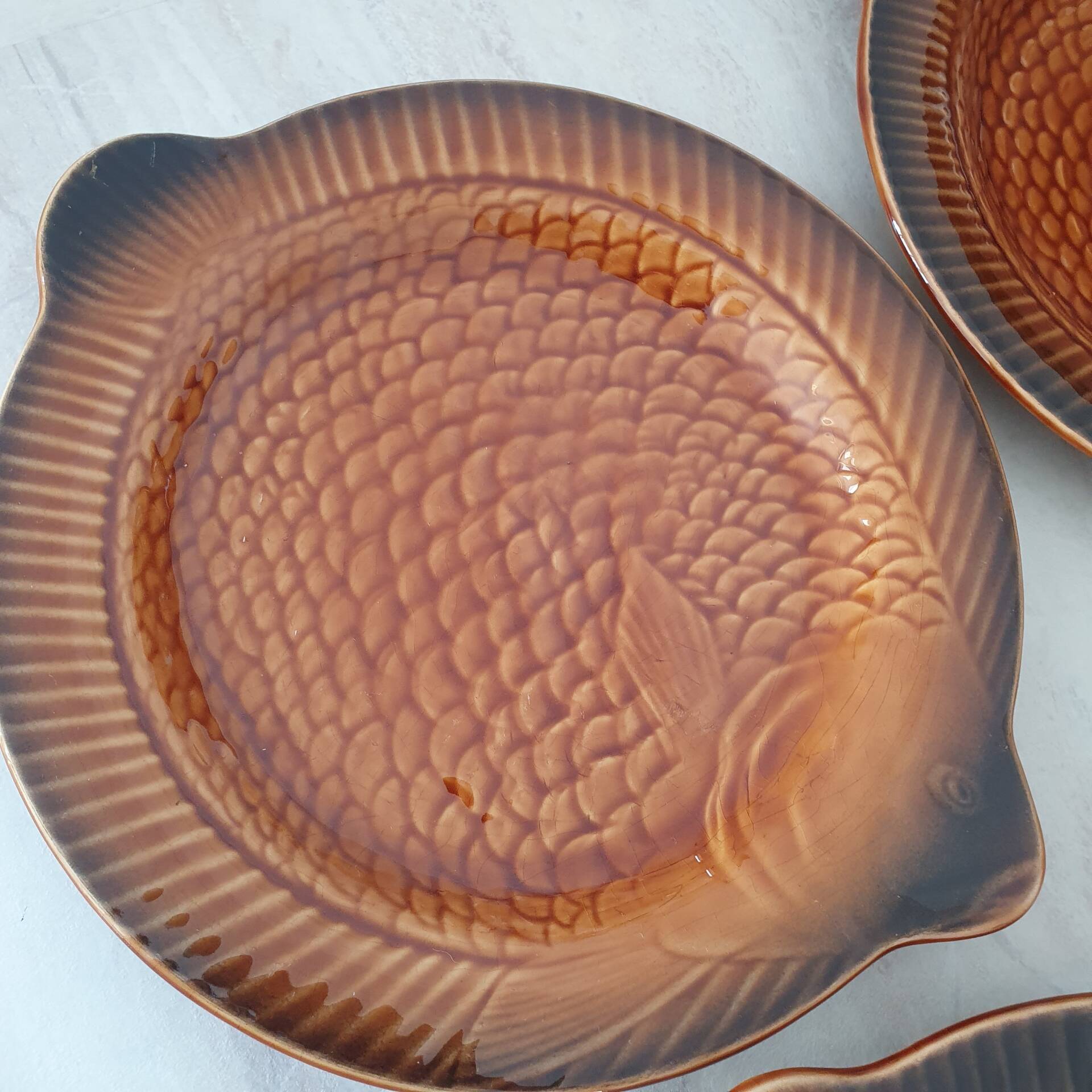 Sarreguemines / 6 Assiettes en faïence forme poisson
