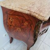 Old chest of drawers style louis 15