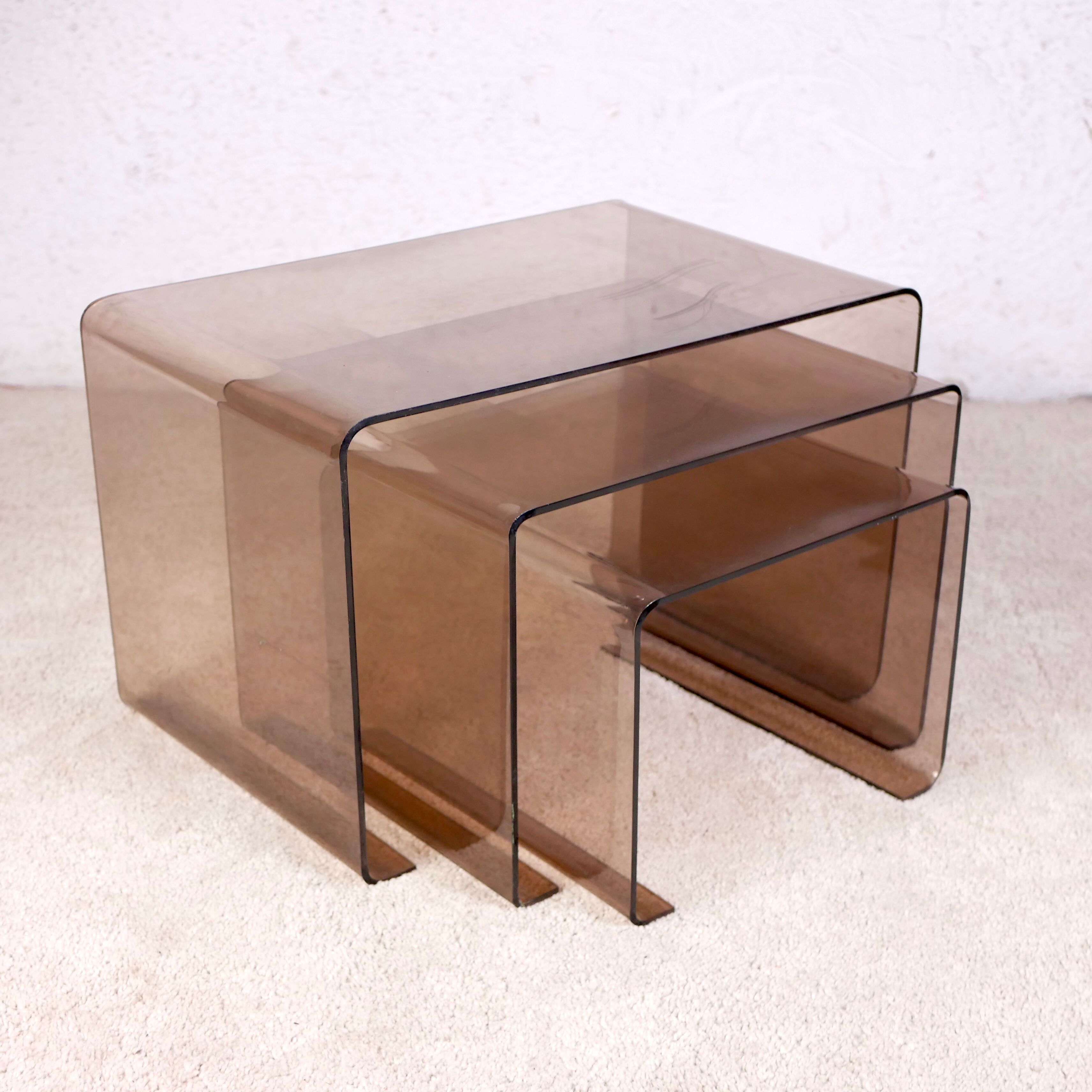 Trio d'étagères en plexi fumé