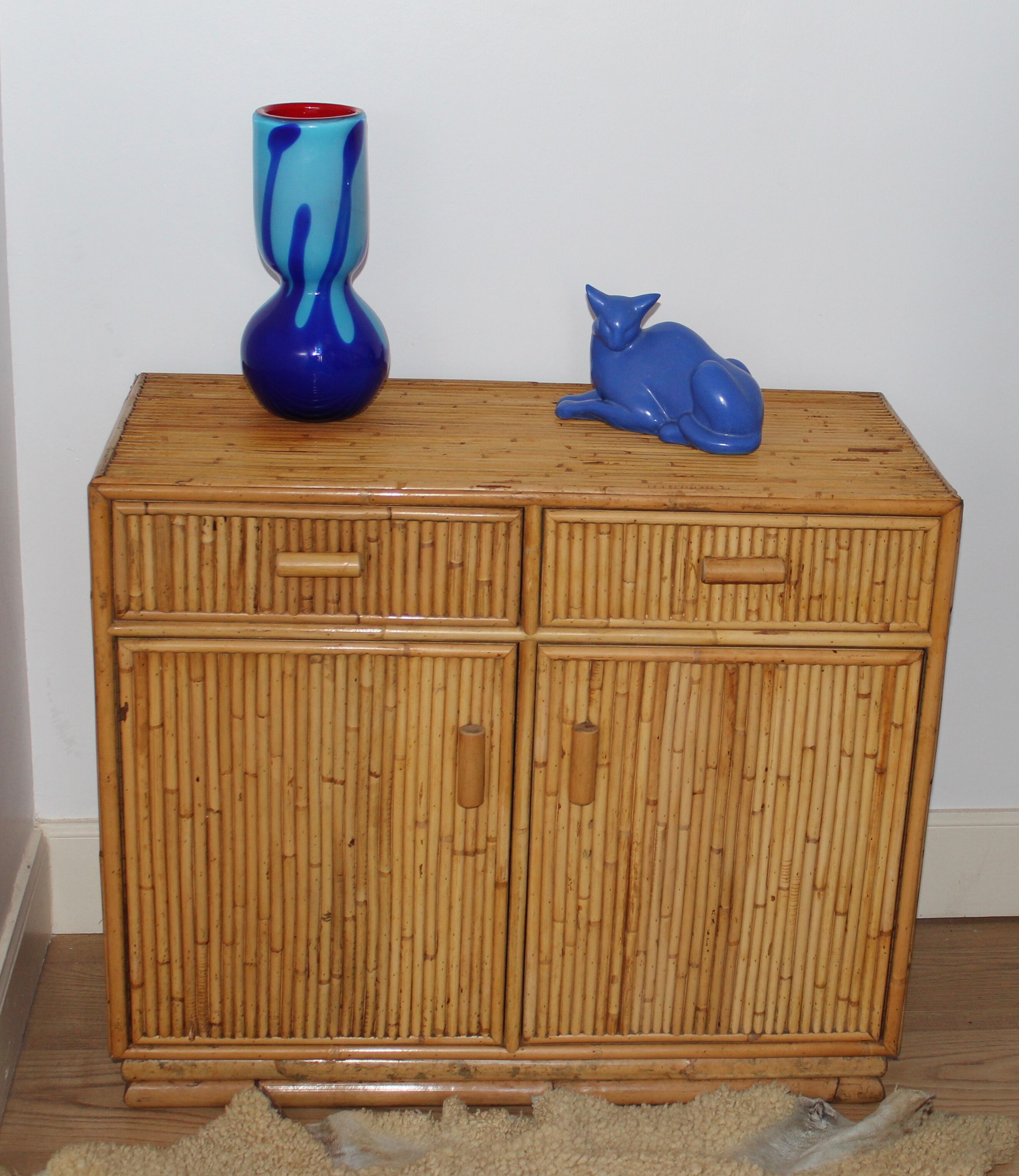 Commode en rotin vintage