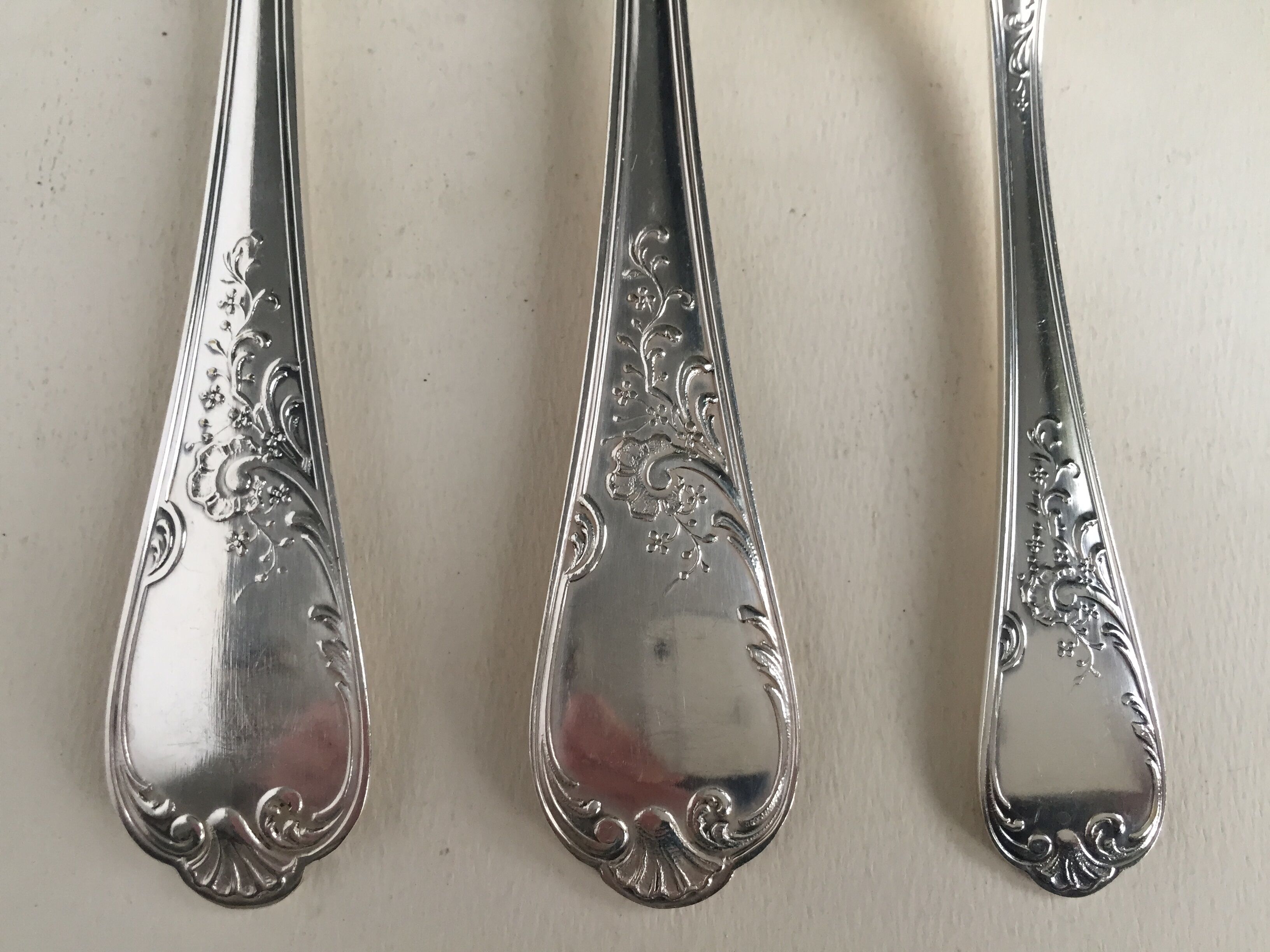 Housewife 37 pieces of silver metal