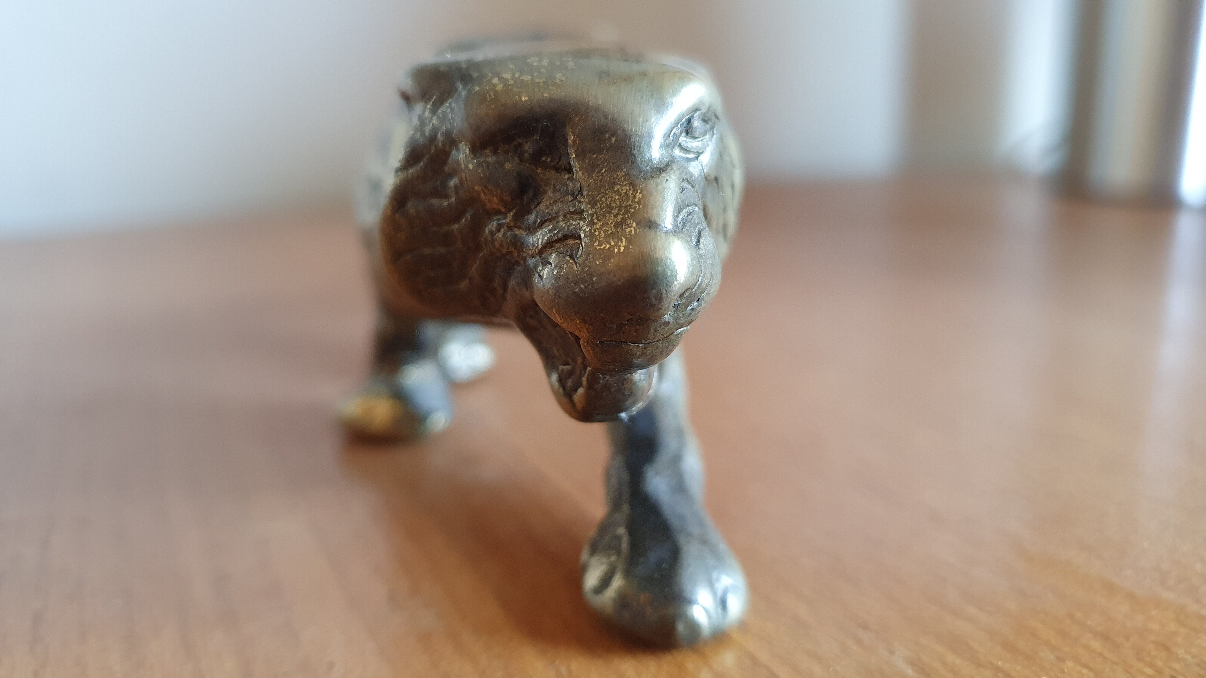 Statuette paper press panthère 70s