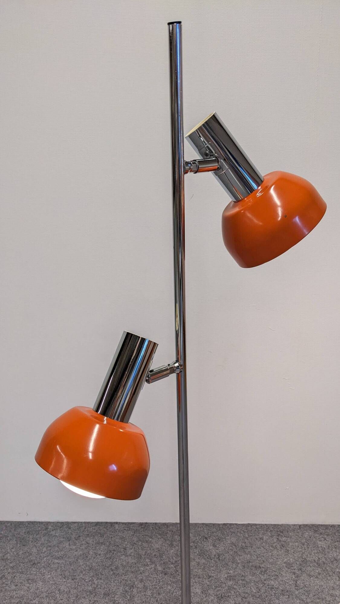 Space age floor lamp with 2 spots by Hustadt Leuchten, Germany, circa 1970.