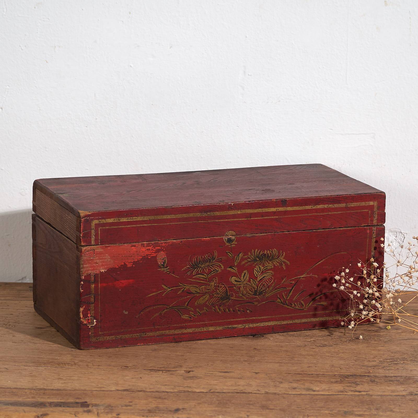 Small antique chest with floral details (c.1900) #30