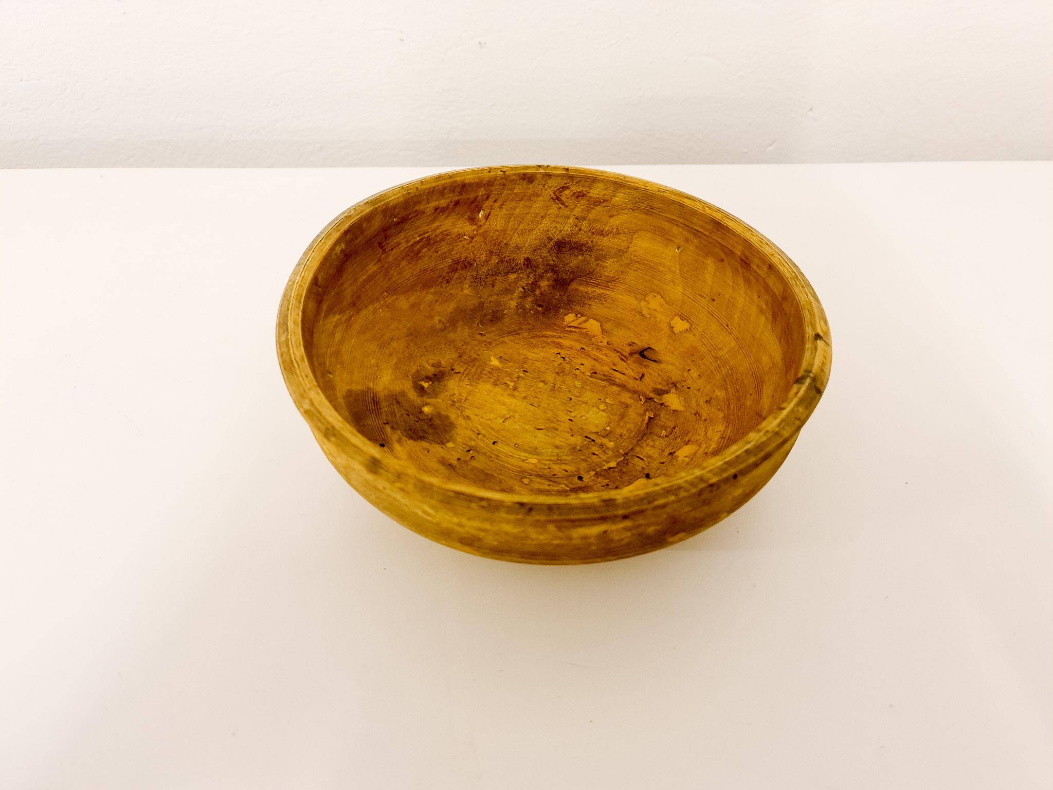 Swedish folk art, unique wooden bowl from the 19th century.