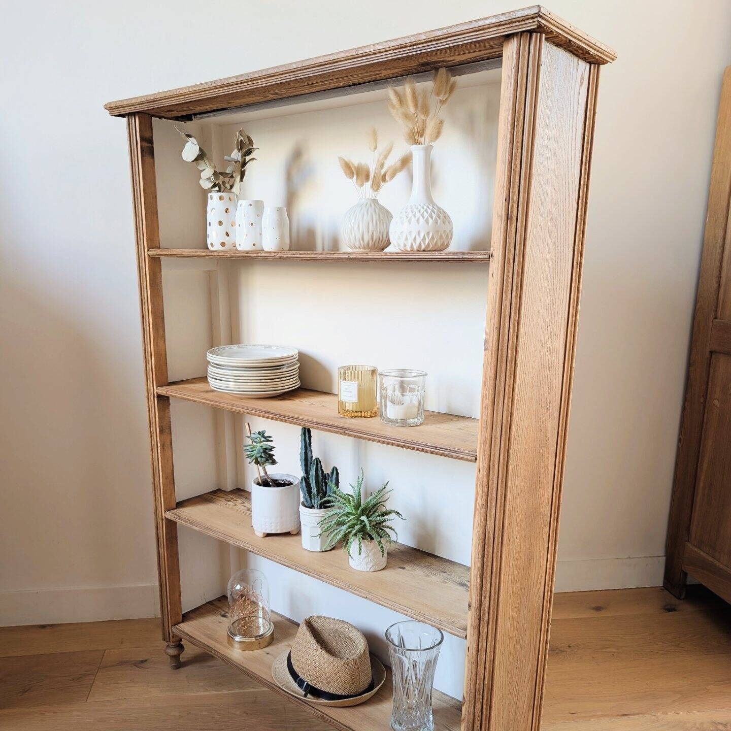 Retro chic wooden shelf