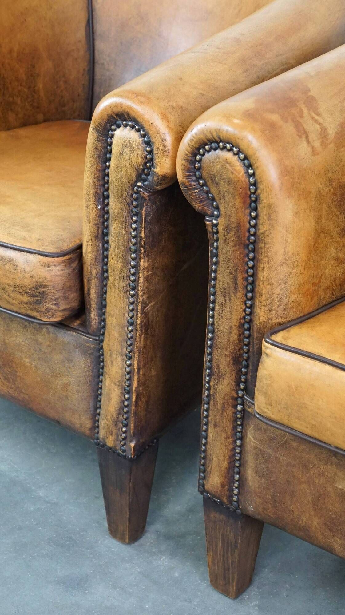 Set of 2 stylish yet beautiful and comfortable sheepskin club armchairs