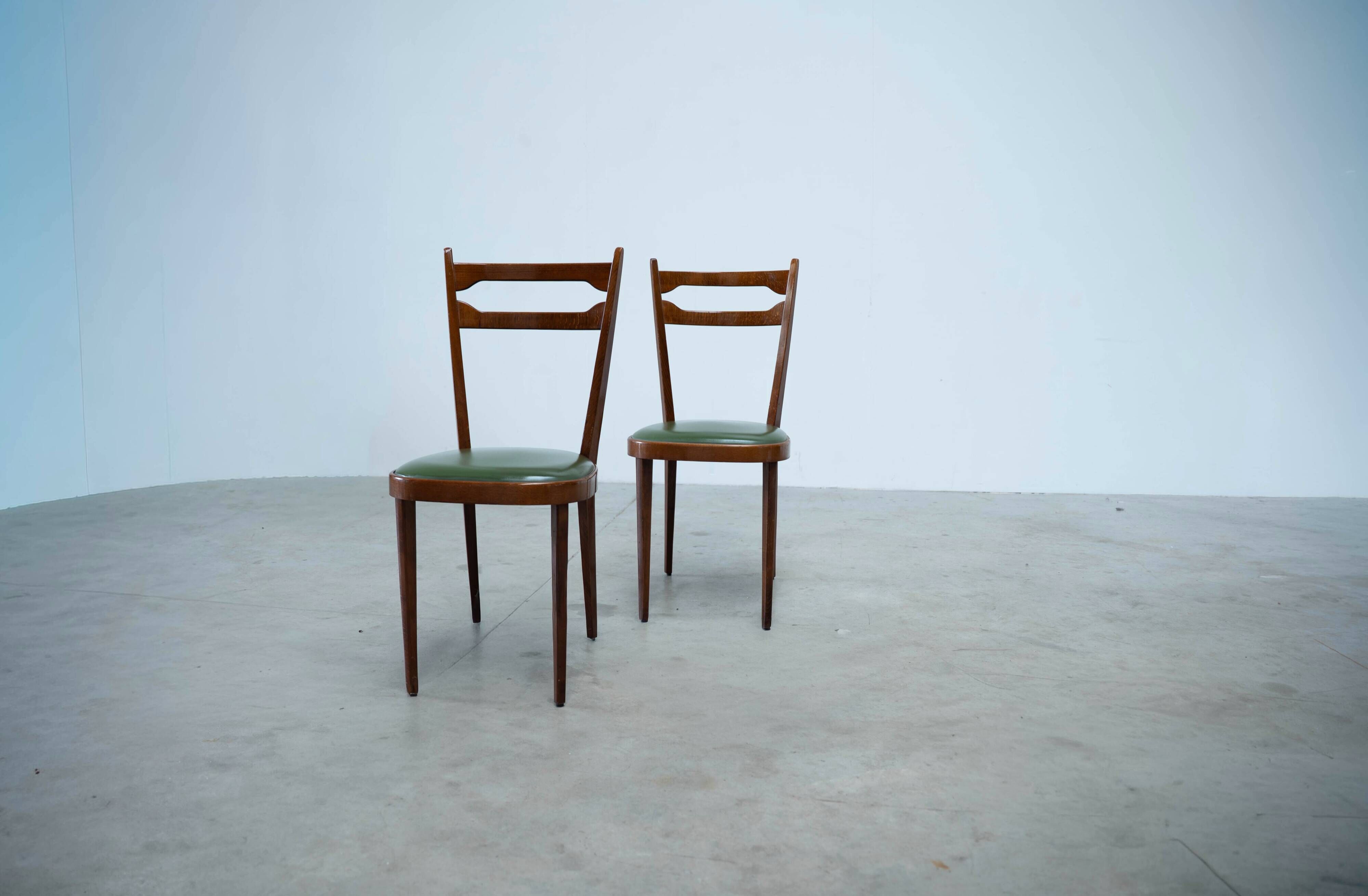 Set of six elegant Italian dining chairs