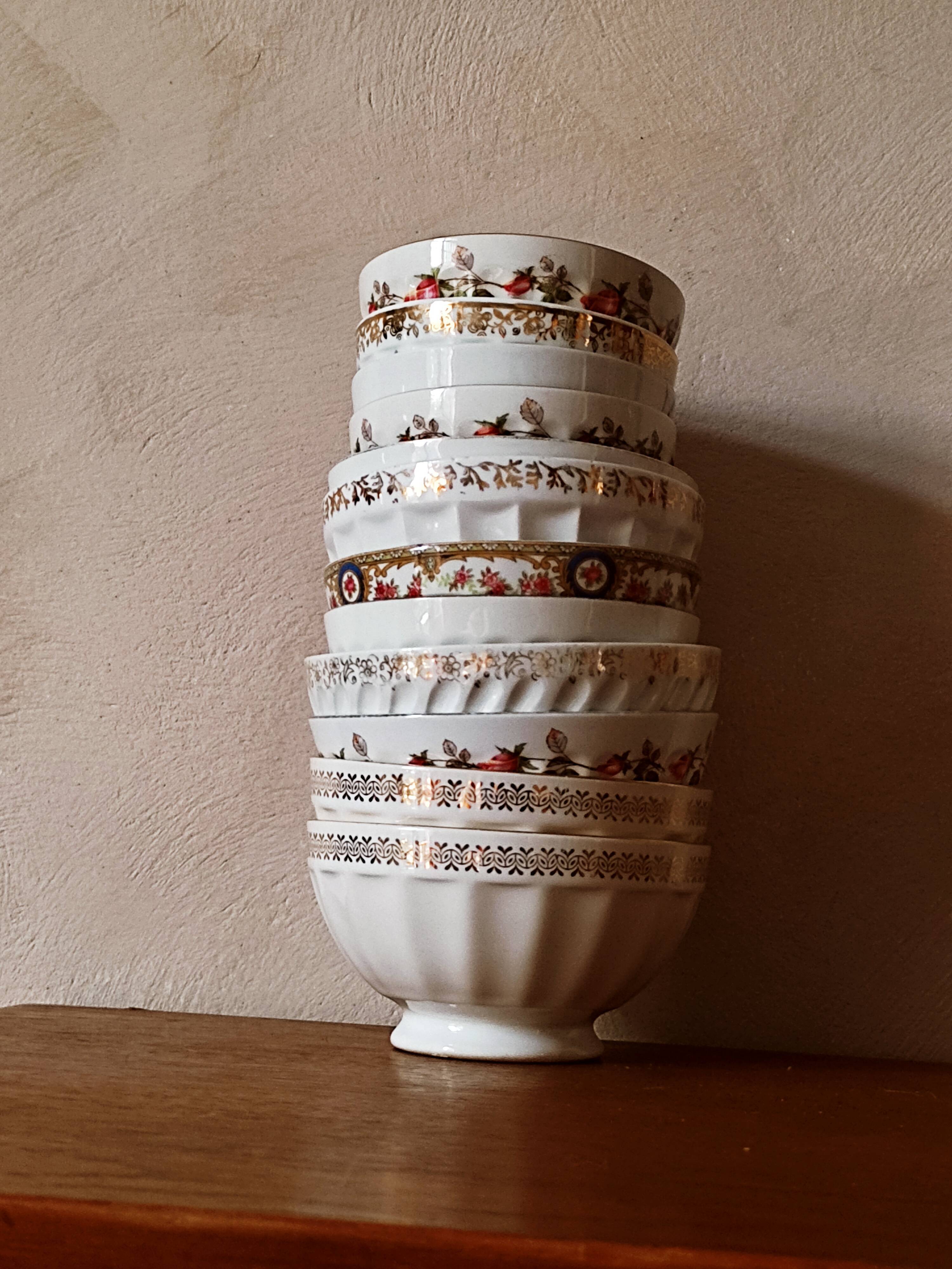 Set of 12 mismatched porcelain bowls