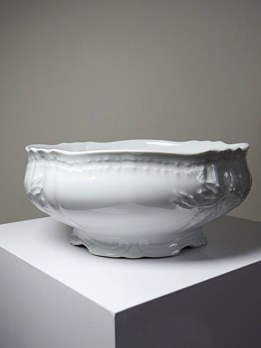 Vintage large salad bowl attributed to Bernardaud, Louvre model, Limoges porcelain.