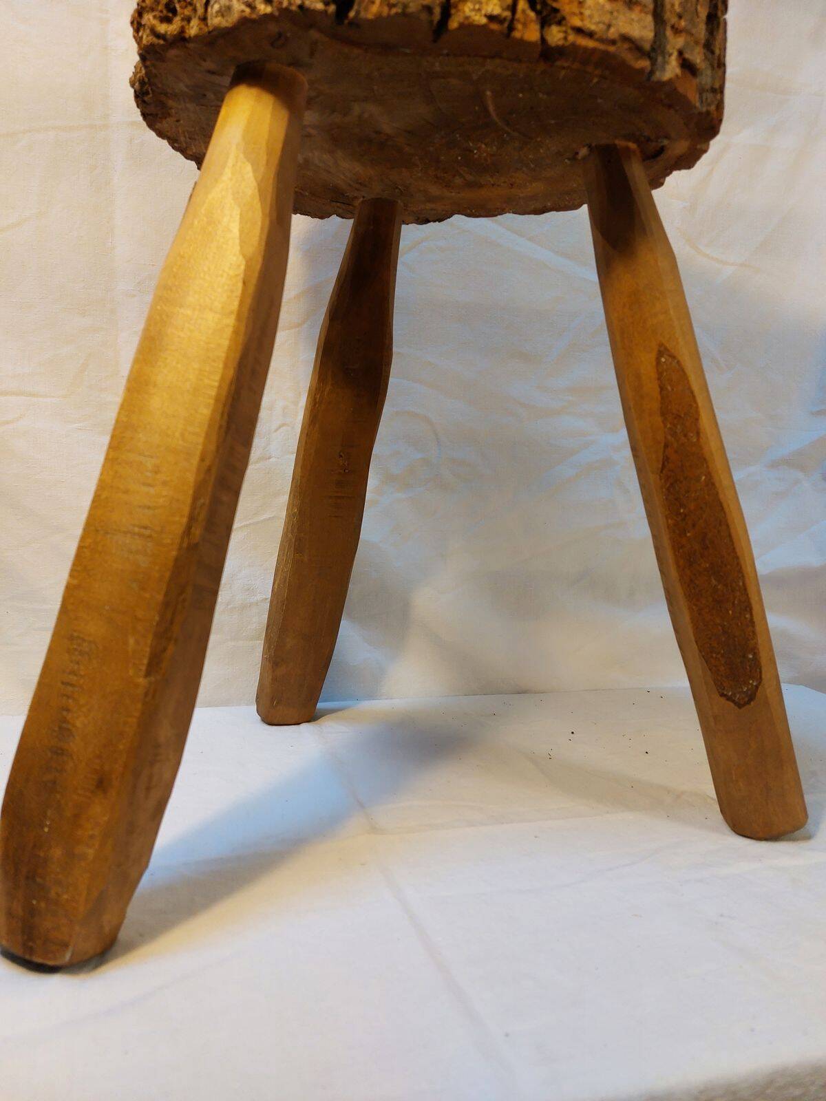 Brutalist tripod stool - French popular craftsmanship from the 20th century