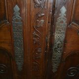 Armoire de mariage en chêne sculpté XVIIIeme