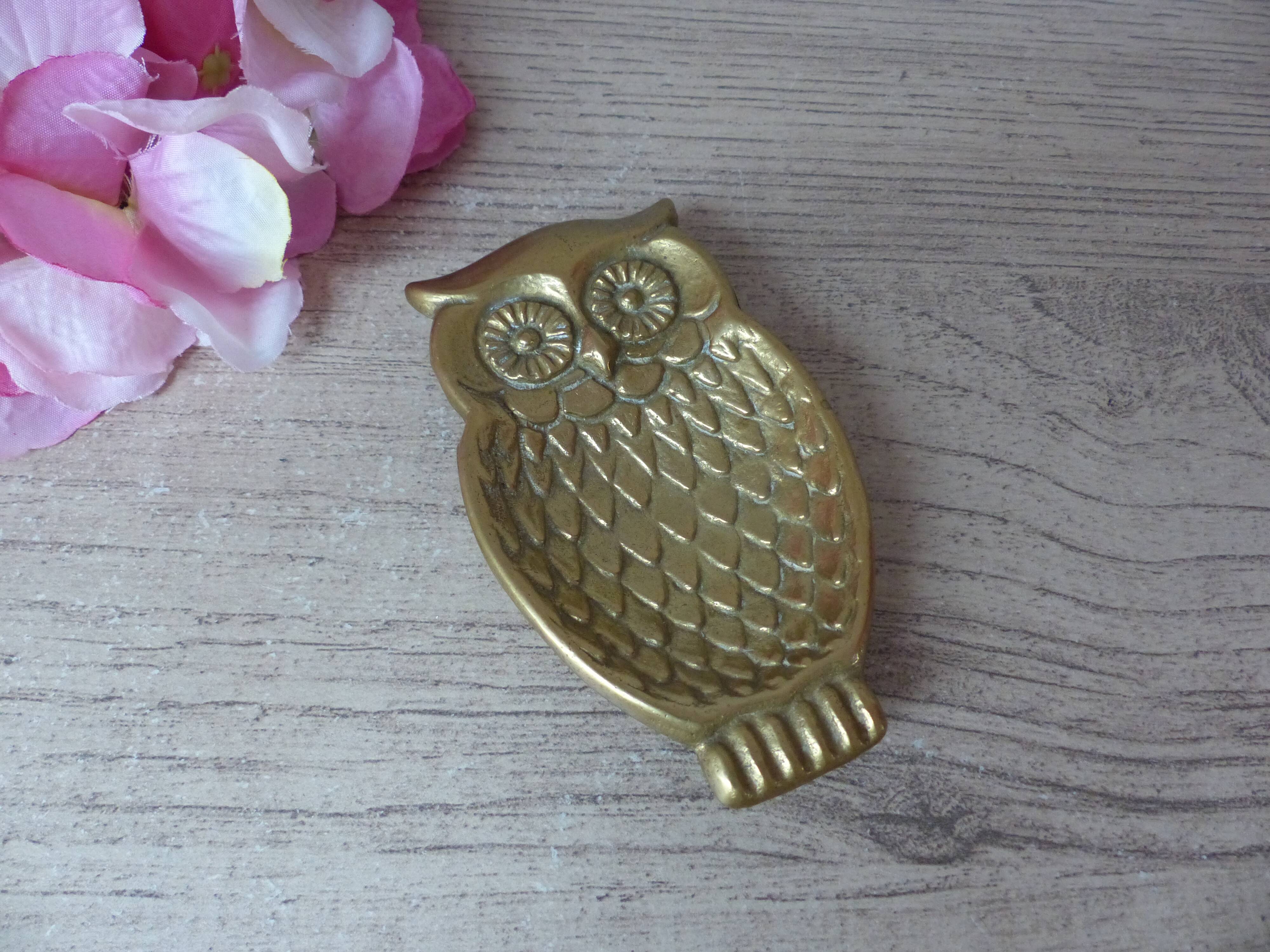 Small carved brass owl ashtray, owl pocket ashtray