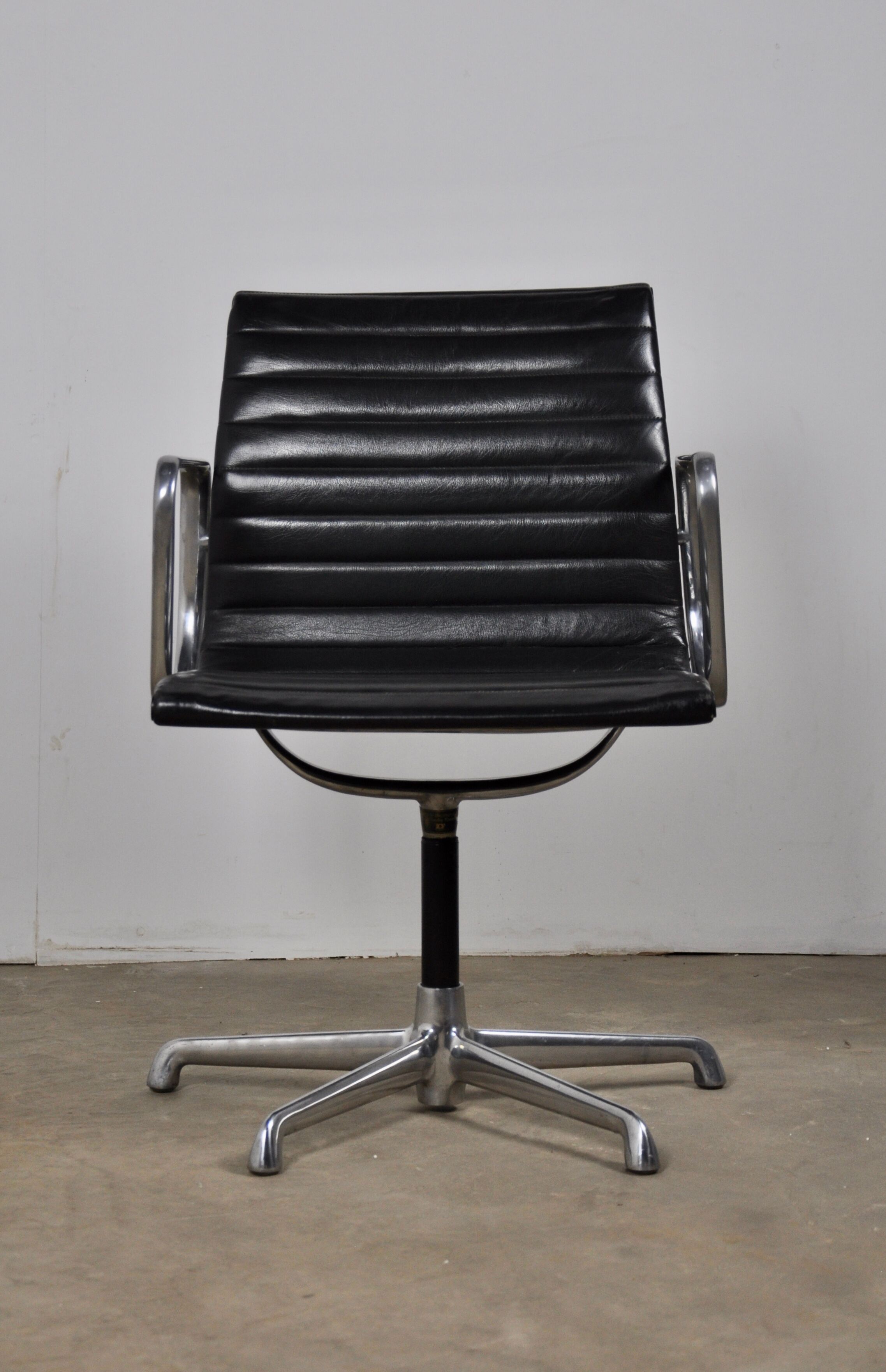 Office armchair by Charles & Ray Eames for ICF, 1960