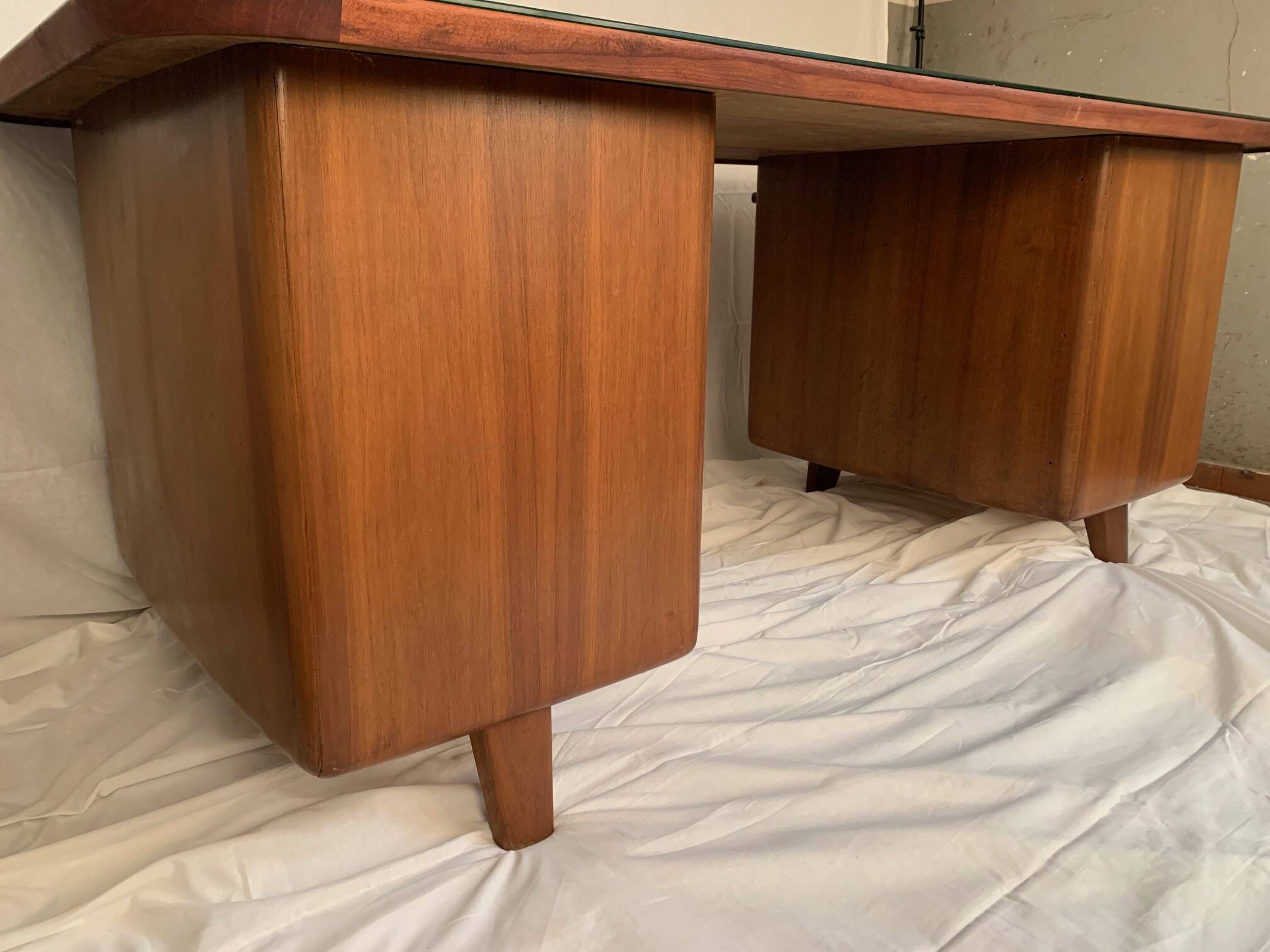 Desk designed by Gunnar Ericsson, Atvidaberg, Facit AB Buromöbel Zurich, Sweden, 1950s