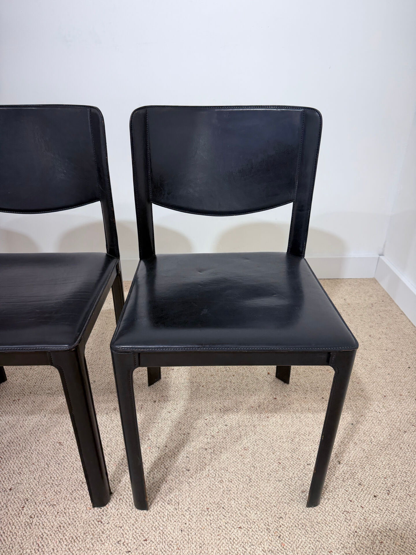 Set of 6 Matteo Grassi chairs in black leather – Italian design