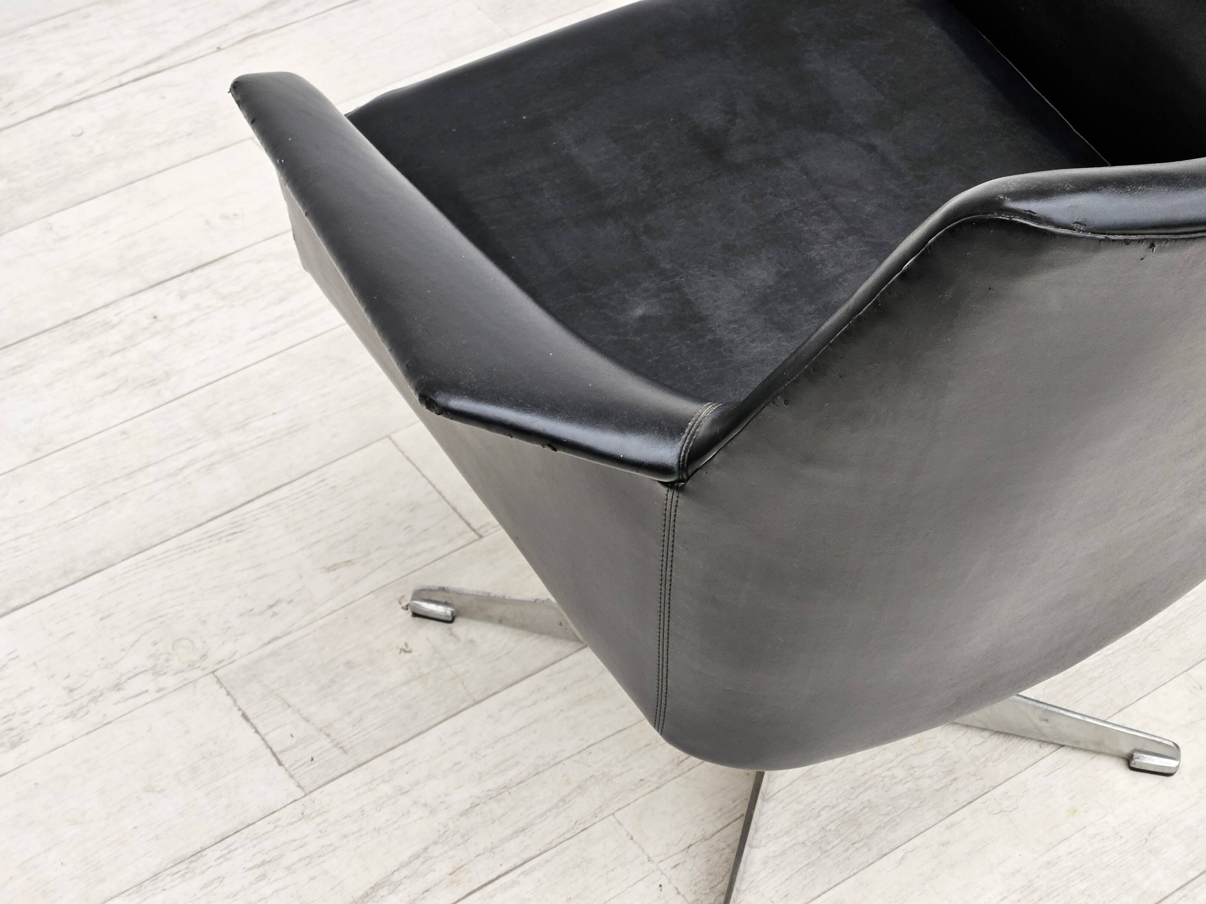 1960s, scandinavian design, swivel chair, original condition, artificial leather, cast aluminum base