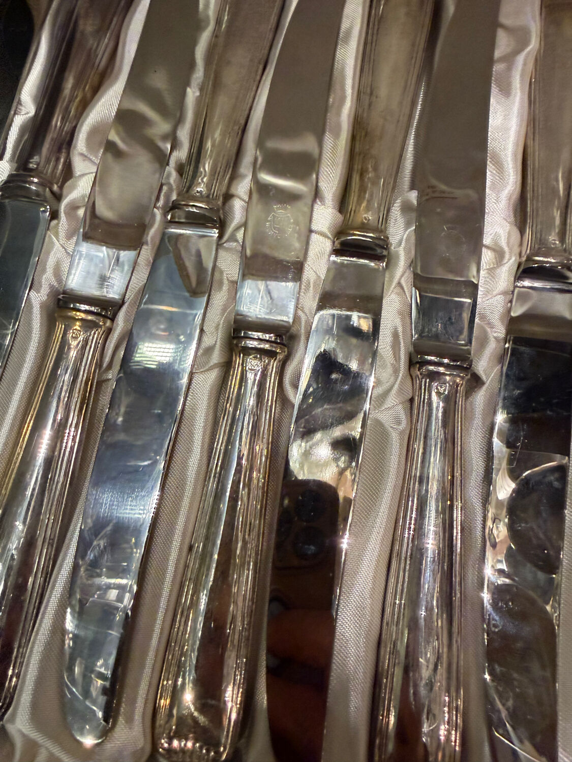 Box of 12 silver-plated knives