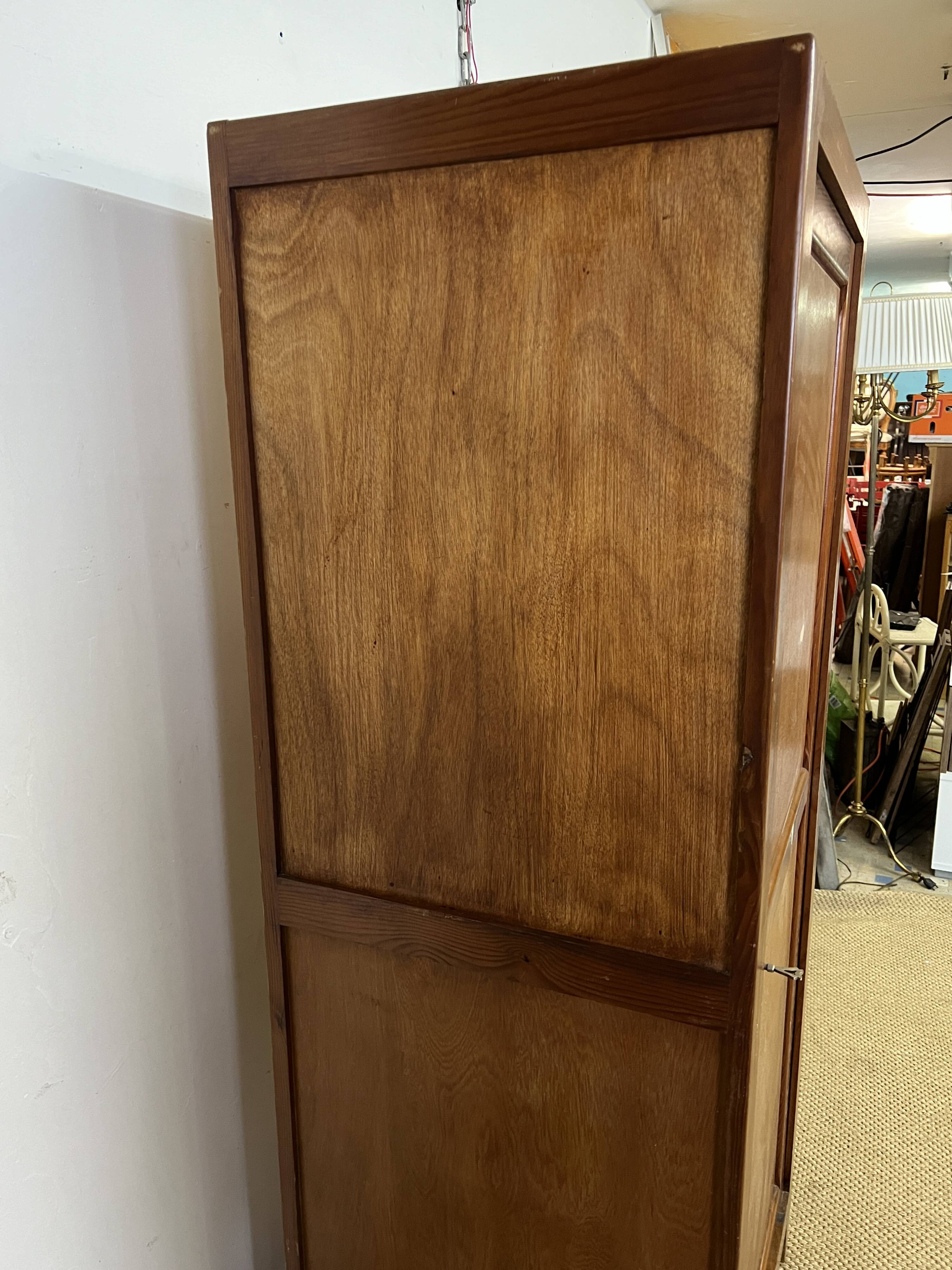 Armoire parisienne en bois vintage
