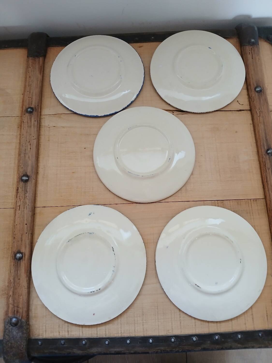 5 small Saint Clément plates/saucers