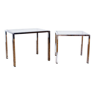 Pull-out tables in metal and glass