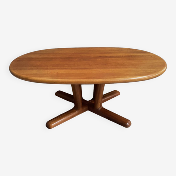 Table basse danoise ovale en teck par Dyrlund Danemark