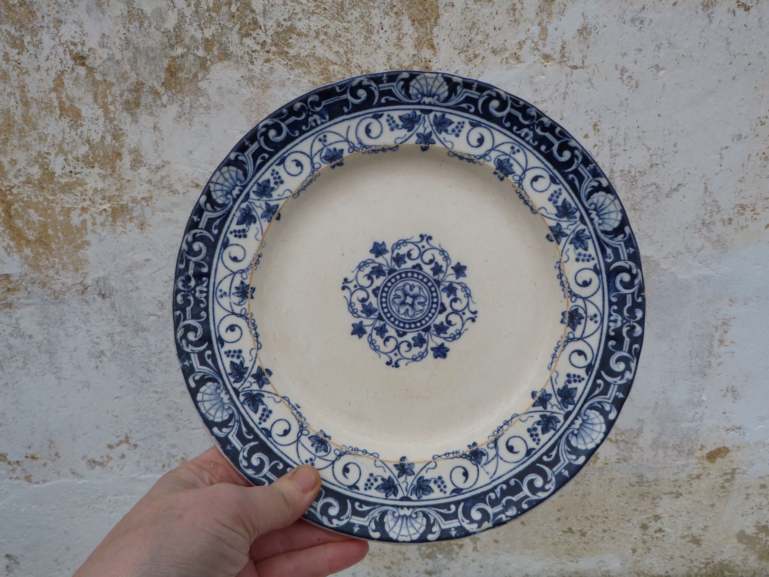 Ancient plate 1900 white and blue ceramic Jules Vieillard Bordeaux