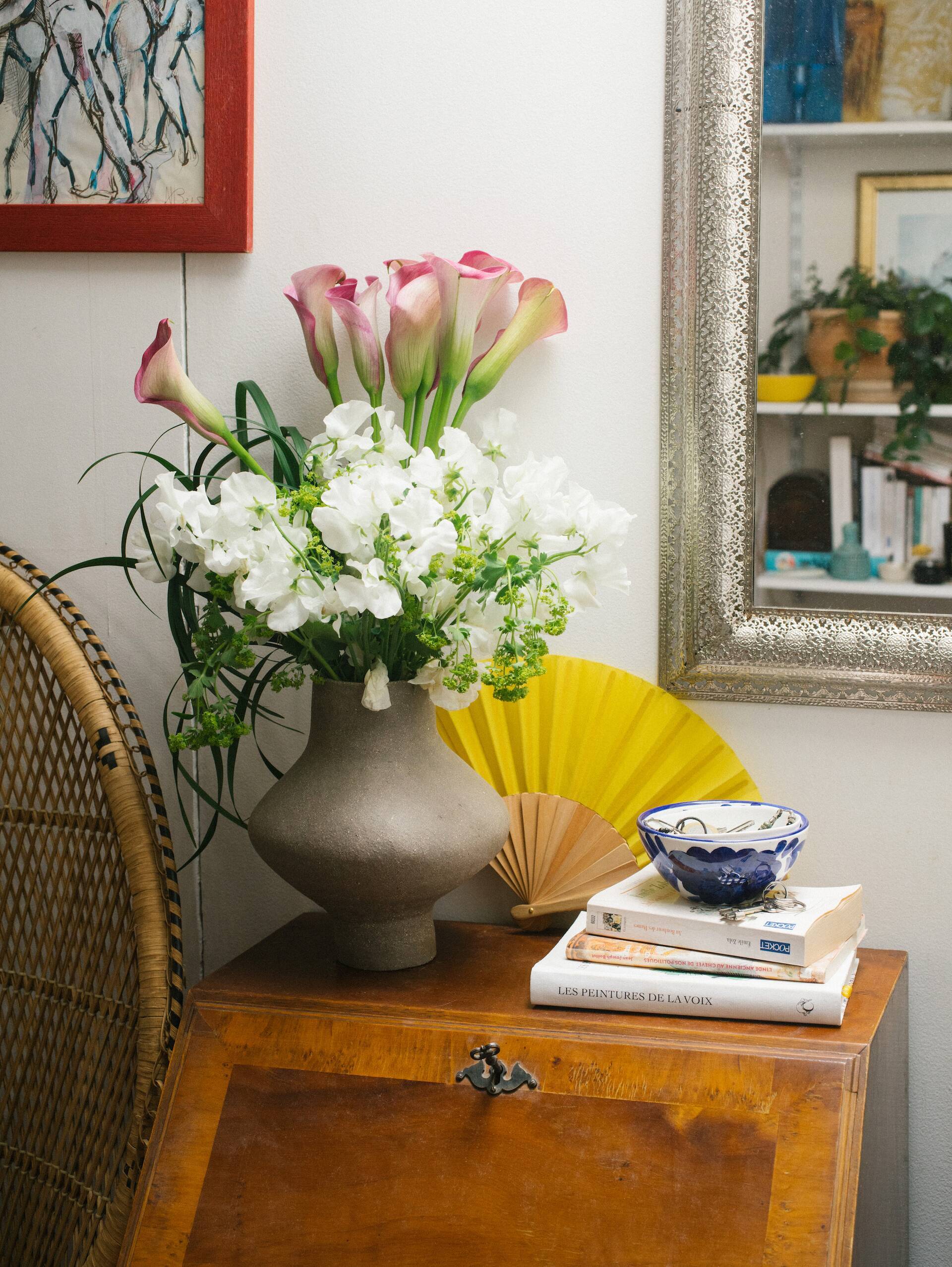 Ceramic sandblasted vase