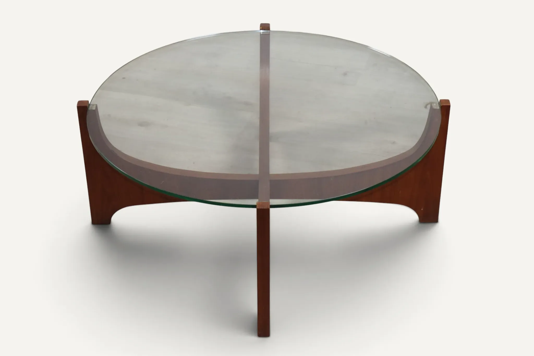Round coffee table in teak and glass, after Hugues Poignant – 1960s