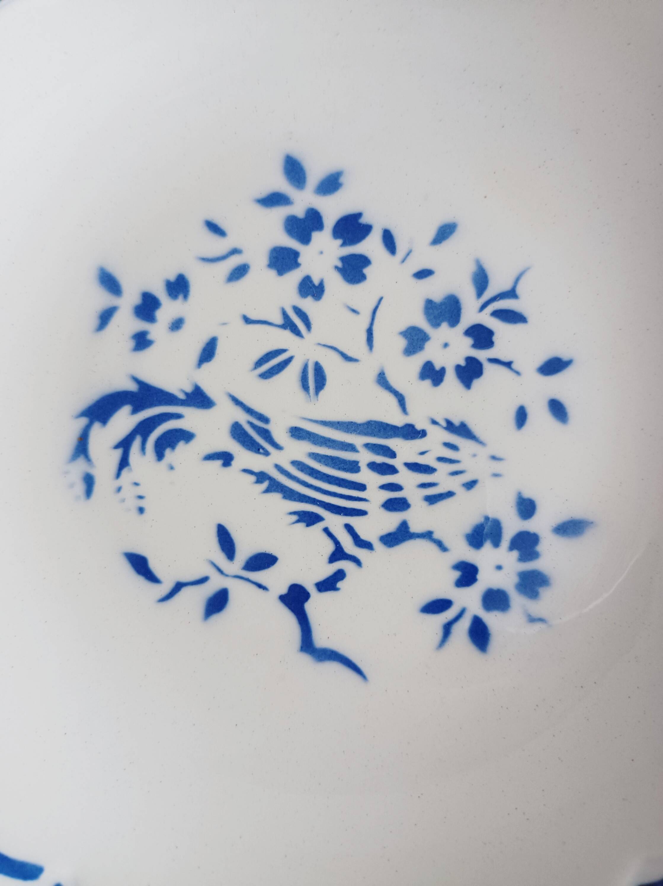 Set of 12 Moulin des Loups soup plates, Alain