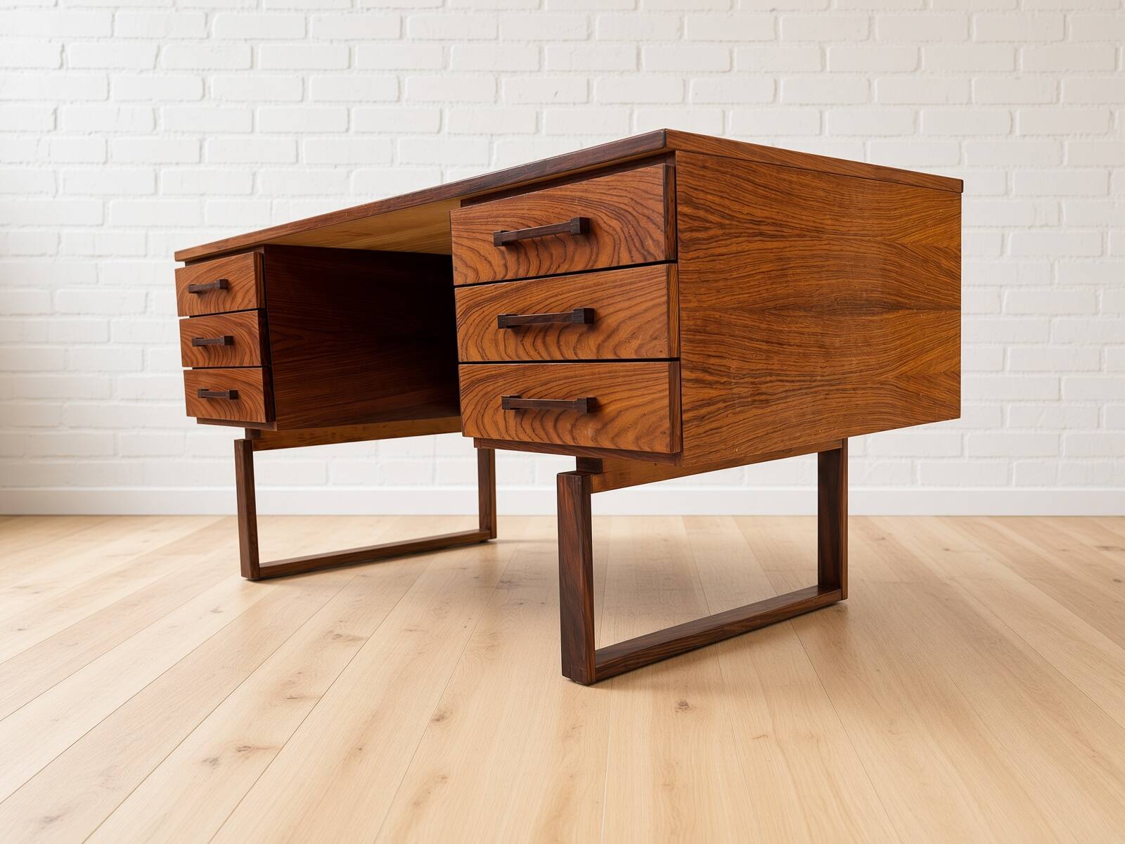 MidCentury Danish Rosewood Desk Torben Valeur & Henning Jensen for Dyrlund