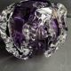Gros vase boule à base plane en verre soufflé violet et blanc