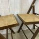 Paire de chaises pliantes avec cannage
