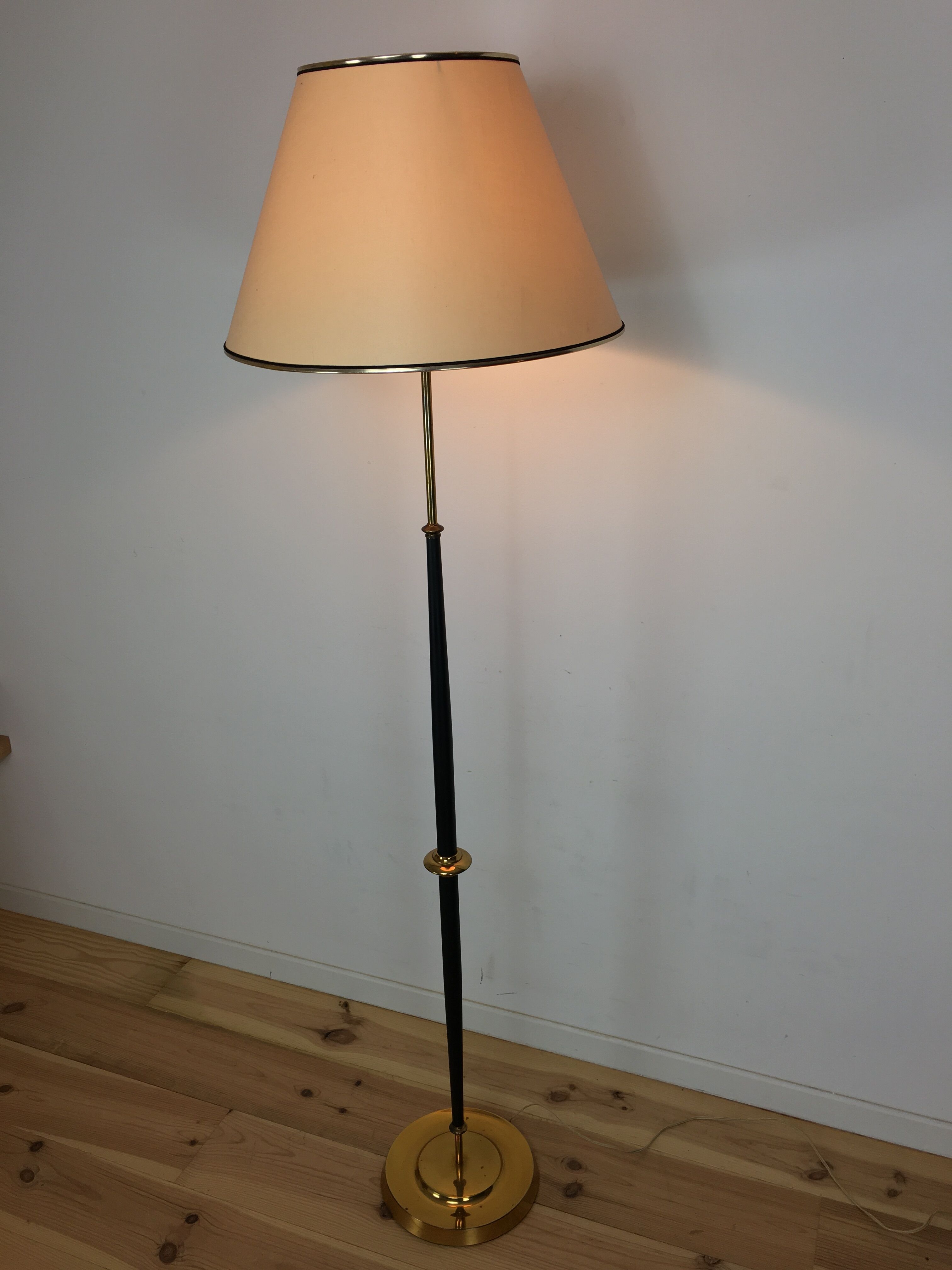 Moonlight 50s black and golden brass