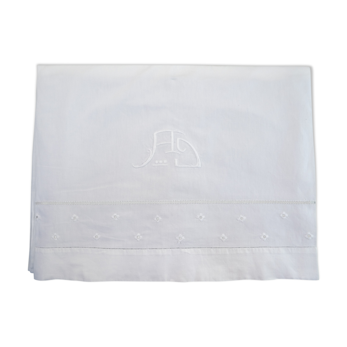 Old Cloth Metis 190 x 300 Day Scale Embroidery Monogram AD