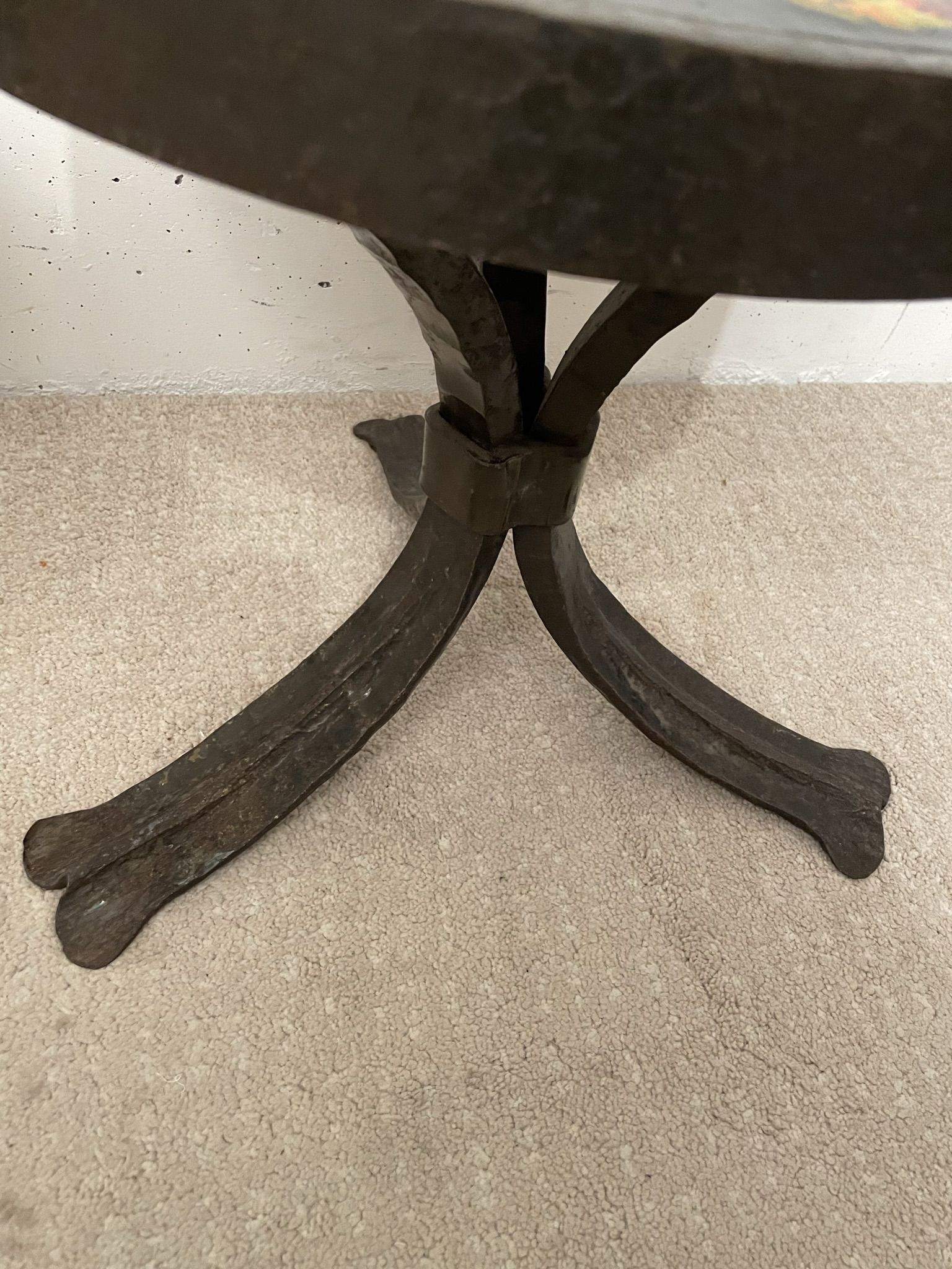 Paire de tables d’appoint brutalistes, acier et céramique, 1970