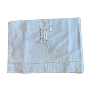 Draps de lit brodés