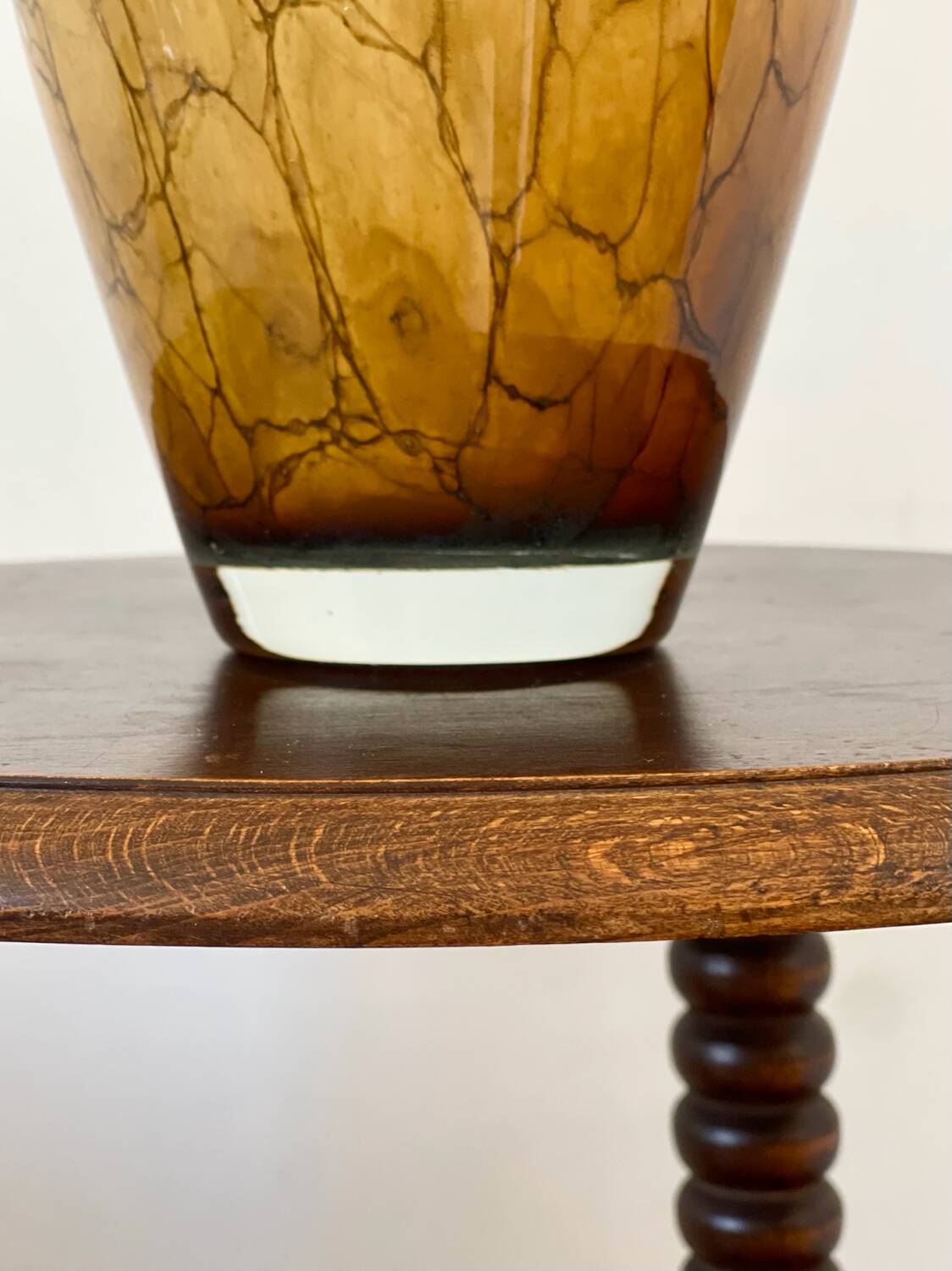 Mouth-blown glass vase.