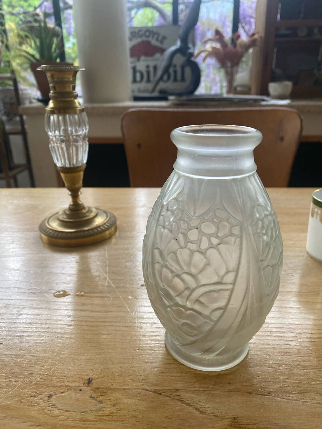 Joma frosted glass vase