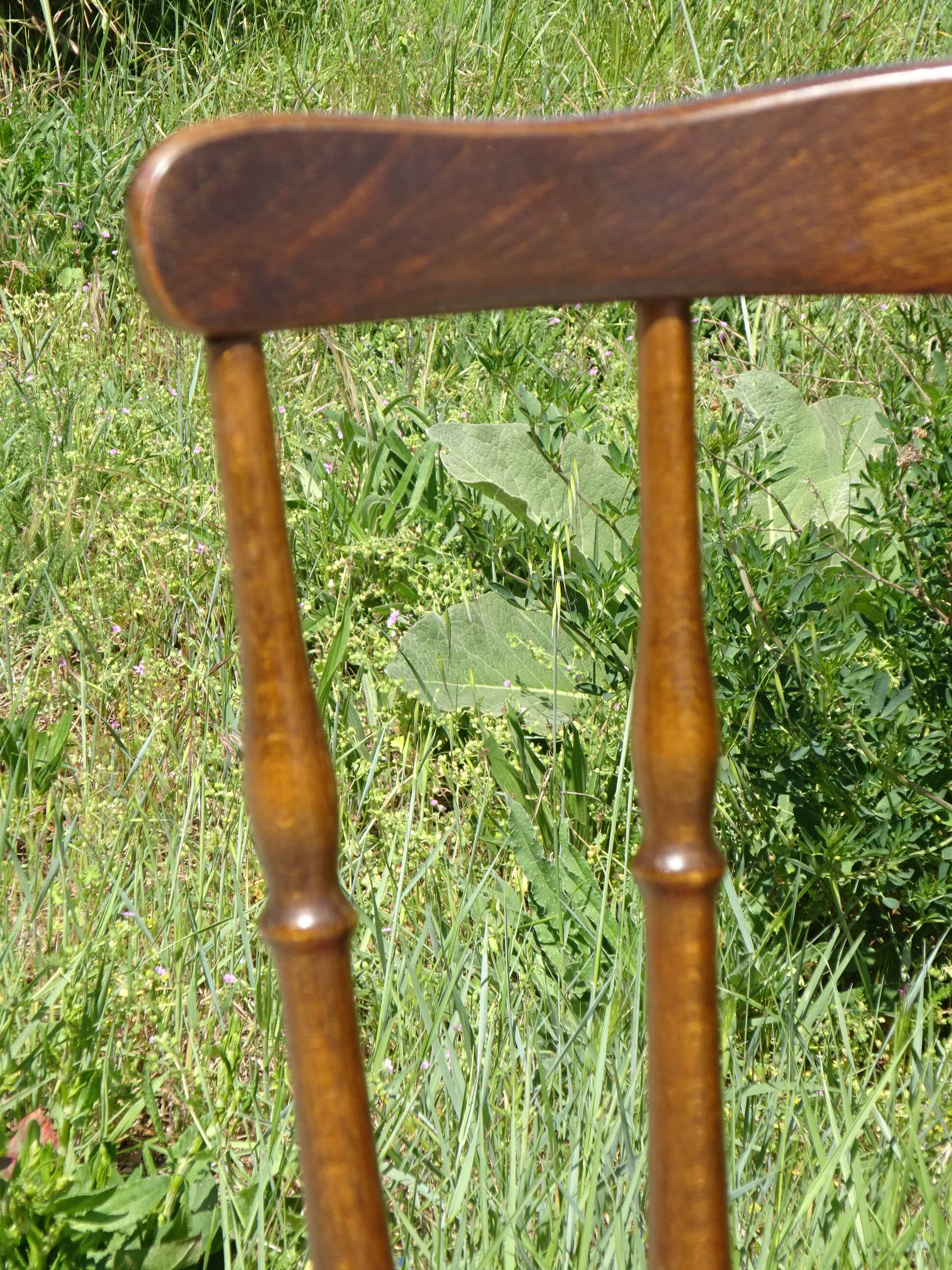 Chaises vintage aux pieds compas