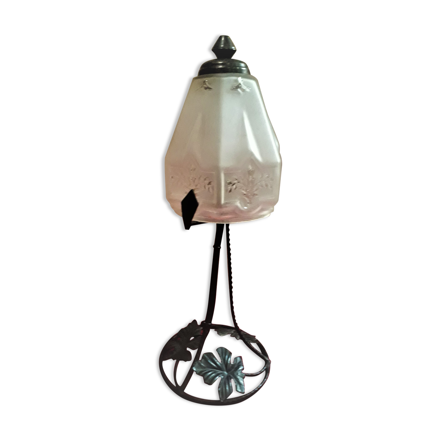 Wrought iron lamp and its opaque molded glass 1900 has 30 art deco electricity to the standard