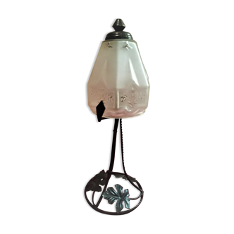 Wrought iron lamp and its opaque molded glass 1900 has 30 art deco electricity to the standard