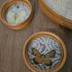 Plateau et sous-verres en rotin