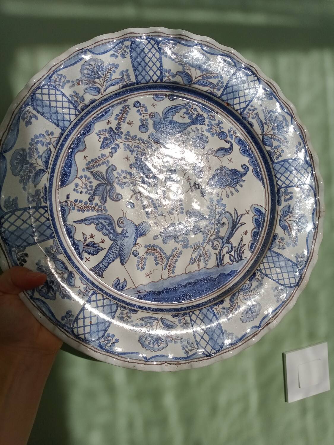 Decorative earthenware dish