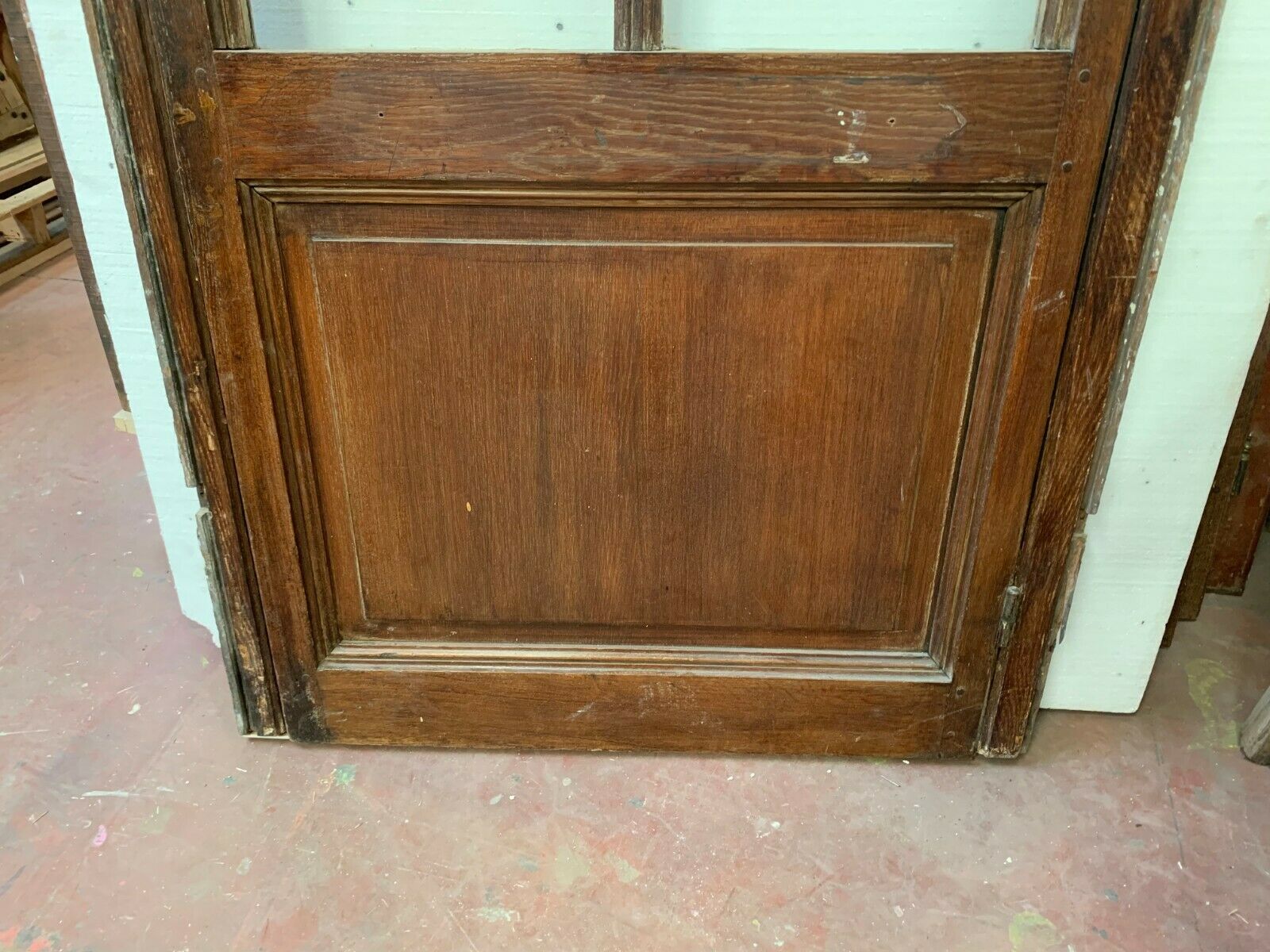 Solid oak passage gate glass door with large 20th century tiles
