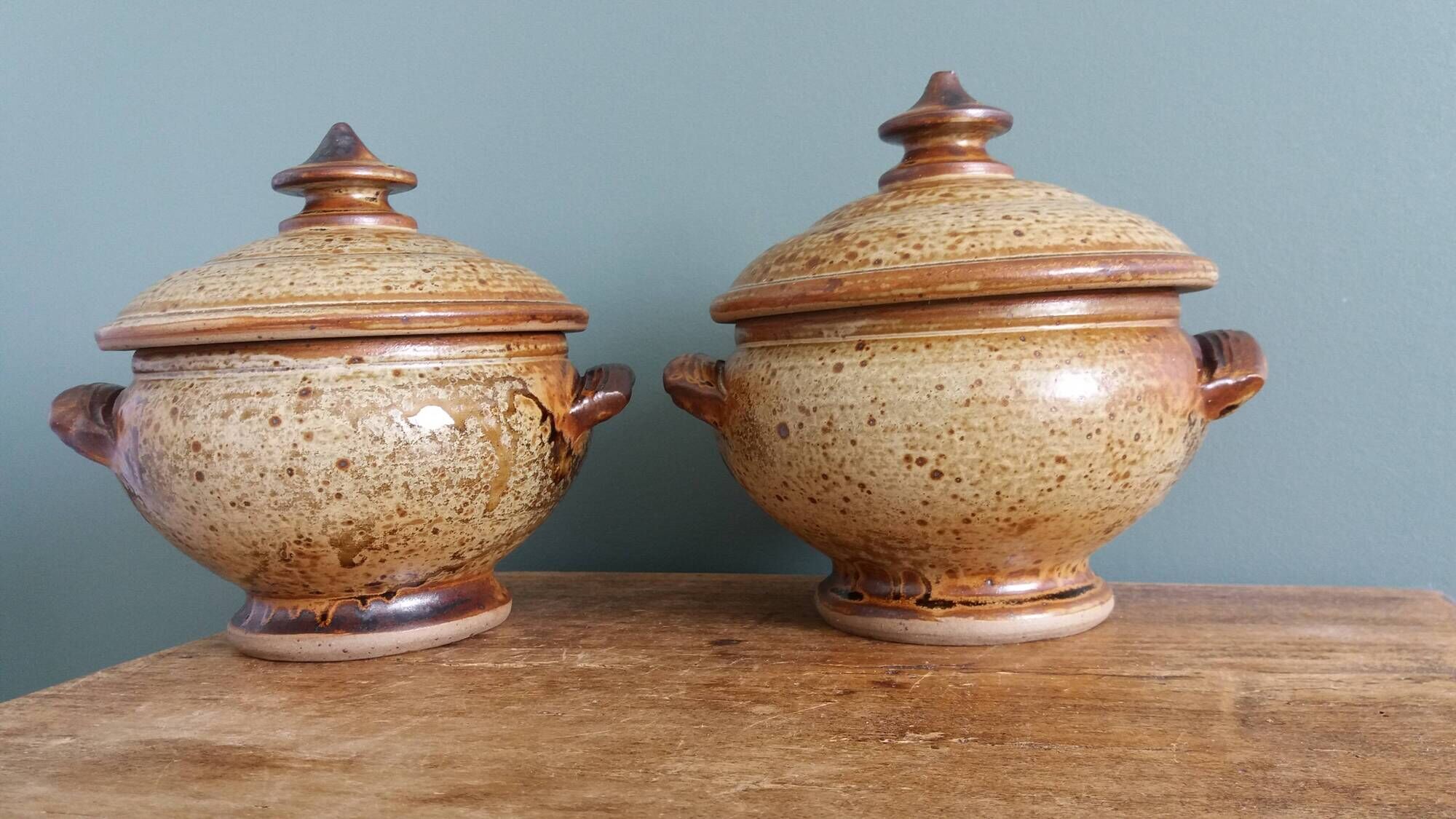 Soup bowls covered signed by Jean-Pierre Prud’homme in Puisaye stoneware.